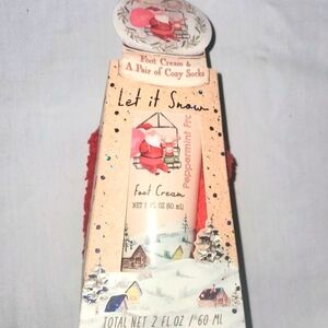 Peppermint Frost Foot Cream & Cozy Socks Gift Set